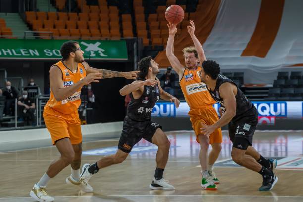 而郑赛赛则 而郑赛赛则